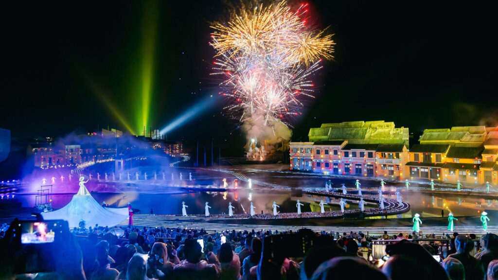 co nen di xem show ky uc hoi an khong